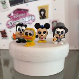 Disney New York Doorables Figures Set